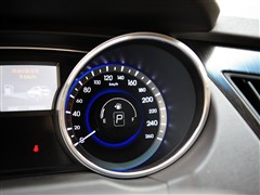 2011 2.0L Զ