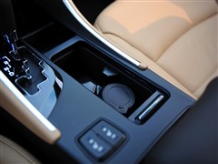 2011 2.0L Զ