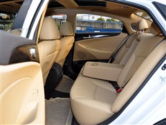 2011 2.0L Զ