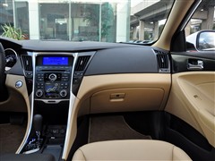 2011 2.0L Զ