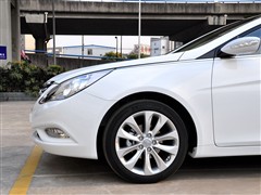 2011 2.0L Զ