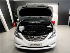 2011 2.0L Զ