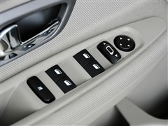 2011  1.6L ԶƼ