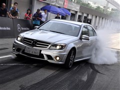 2010 C 63 AMG ܰ