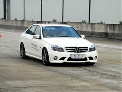 2010 C 63 AMG ܰ