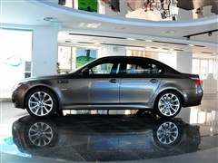 2005 M5