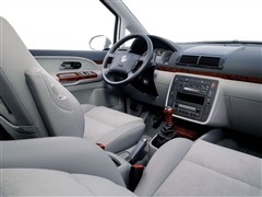 2004�� 2.8 V6