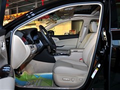 2010 V6 3.0L Royal Saloon