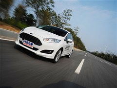 2014  1.0 GTDi Զ