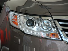 2011 2.0L Զ