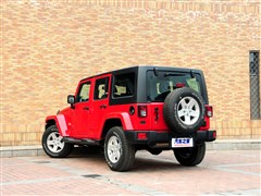 2014 3.0L Ű Sahara