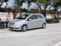 2009 B 200 ʱ