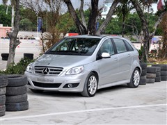 2009 B 200 ʱ