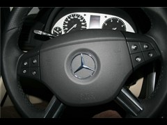 2009 B 200 ʱ