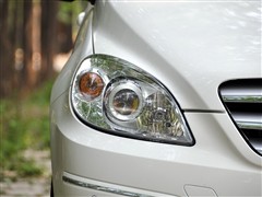 2009 B 200 ʱ
