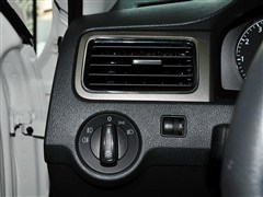 2015 1.6L Զ30