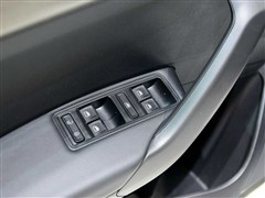 2015 1.6L Զ30