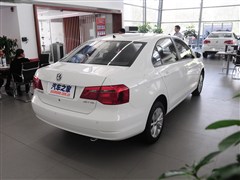 2015 1.6L ֶ