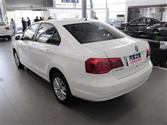 2015 1.6L ֶ