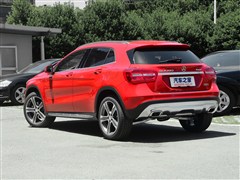 2015�� GLA 220 4MATIC ������