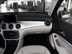 2015�� GLA 220 4MATIC ʱ����