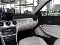 2015�� GLA 220 4MATIC ʱ����