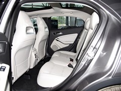 2015�� GLA 220 4MATIC ʱ����