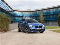 2ϵGran Tourer 2015 220i