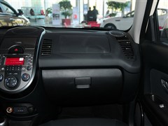 2013�� 1.6L MT GLS