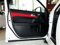 2014 CT200h Ӣ ɫ