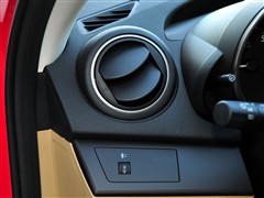 2011  1.6L Զ