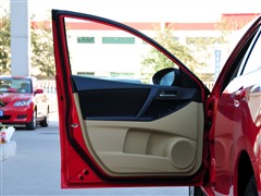 2011  1.6L Զ