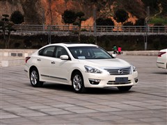 2013�� 2.5L XL-UpperNAVI Tech����