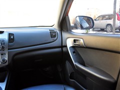 2009�� 1.6L MT GLS