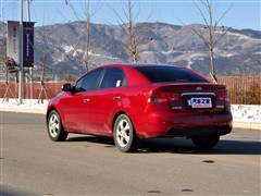 2009�� 1.6L MT GLS