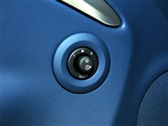 2012�� 4.7L Sport