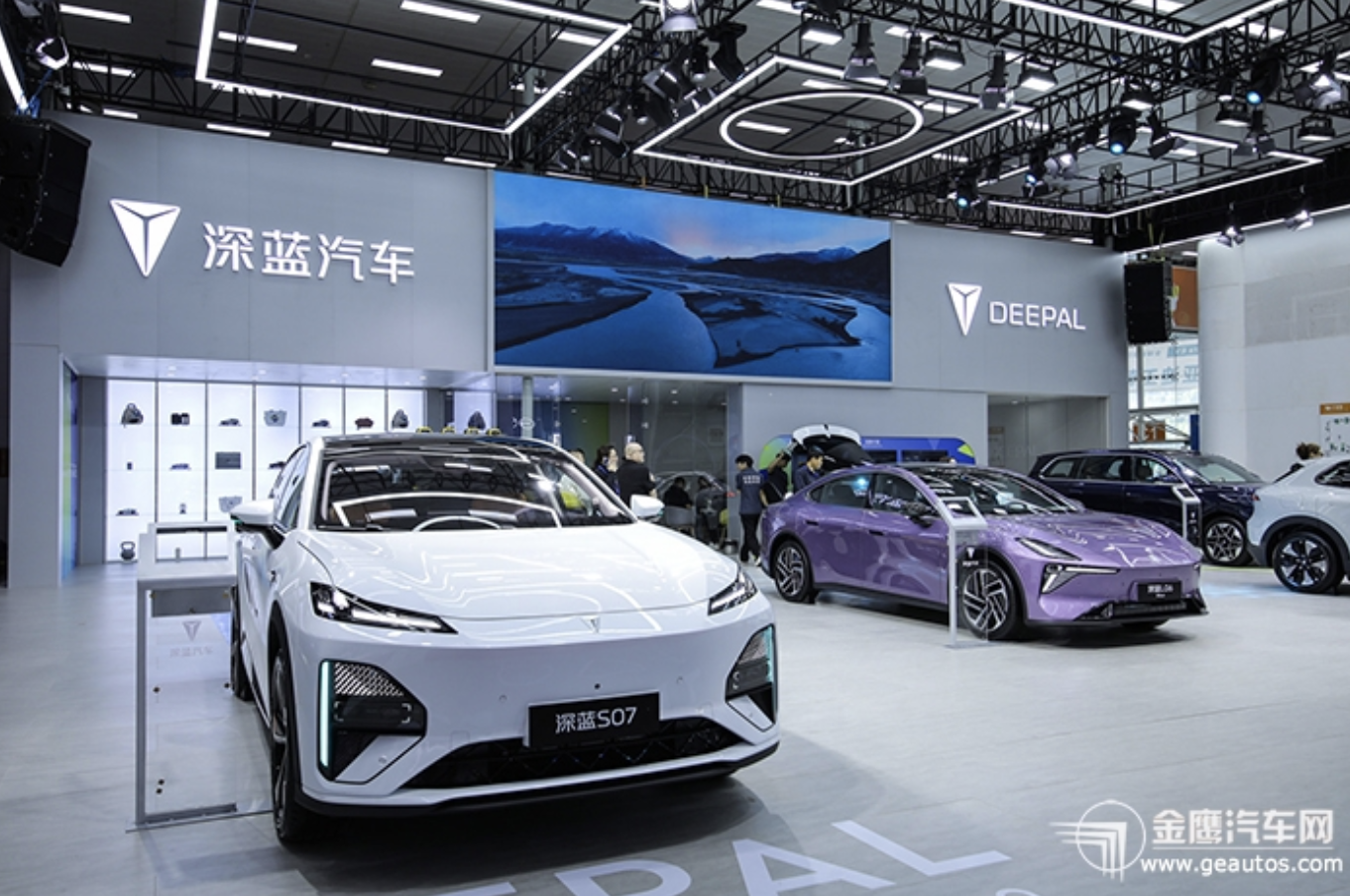 湖南车展大放价！深蓝汽车五一专属福利来袭，多重好礼购车更省心